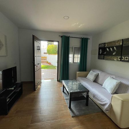 Encantador Apartamento-Céntrico-con Amplio Jardín Torremolinos Esterno foto